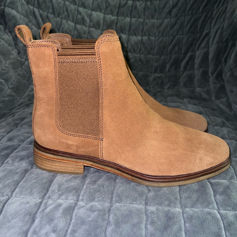 Women’s Clarks Tan Chelsea Boots